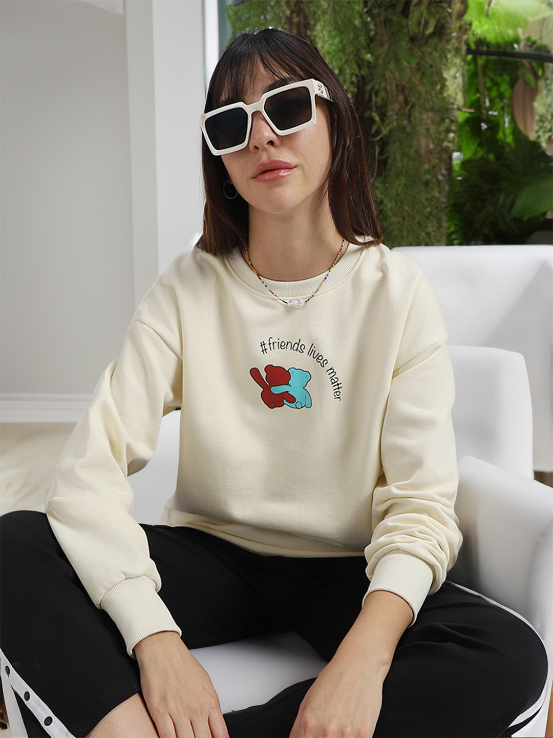 

JUNEBERRY Graphic Printed Fleece Oversized Pullover Sweatshirt, Off white