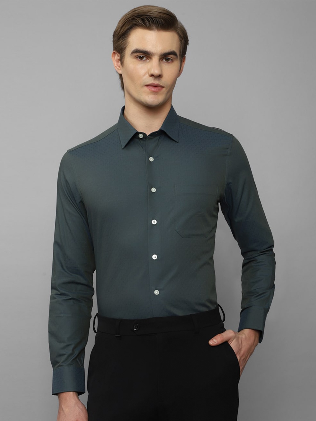 

Louis Philippe Cotton Slim Fit Opaque Formal Shirt, Green