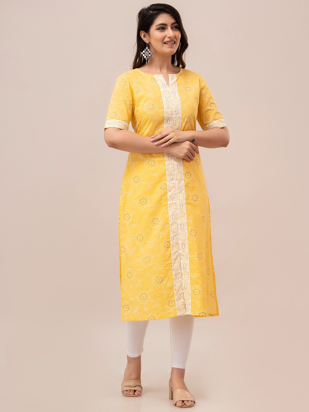 

FrionKandy Bandhani Printed Notched Round Neck Straight Cotton Kurta, Yellow