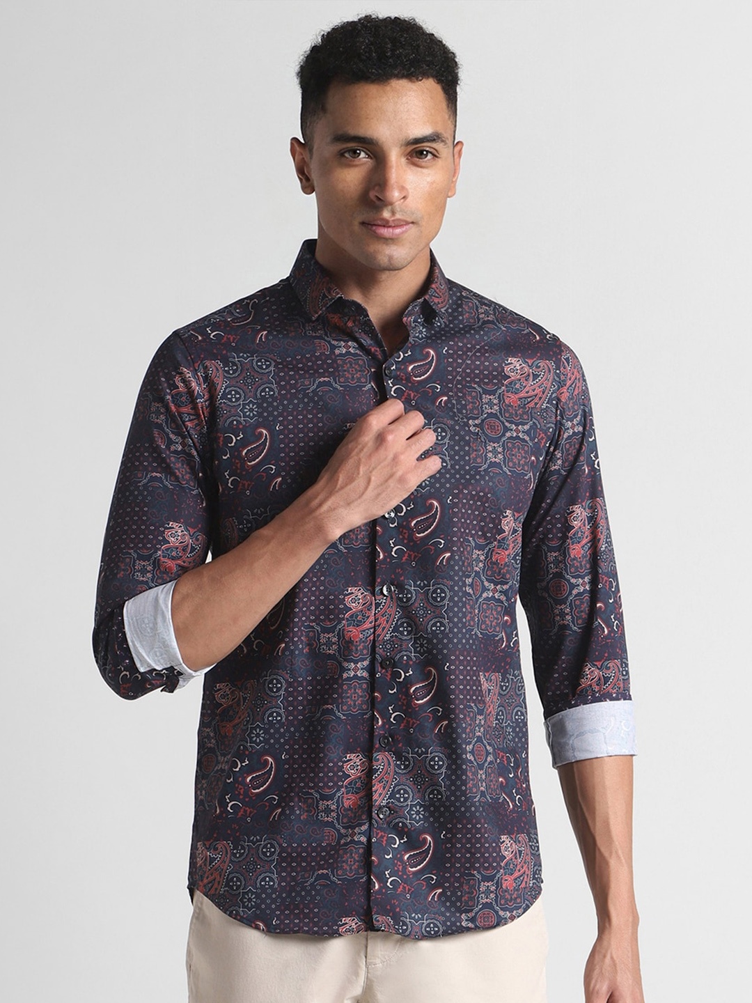 

SIMON CARTER LONDON Spread Collar Slim Fit Ethnic Motifs Printed Casual Shirt, Purple