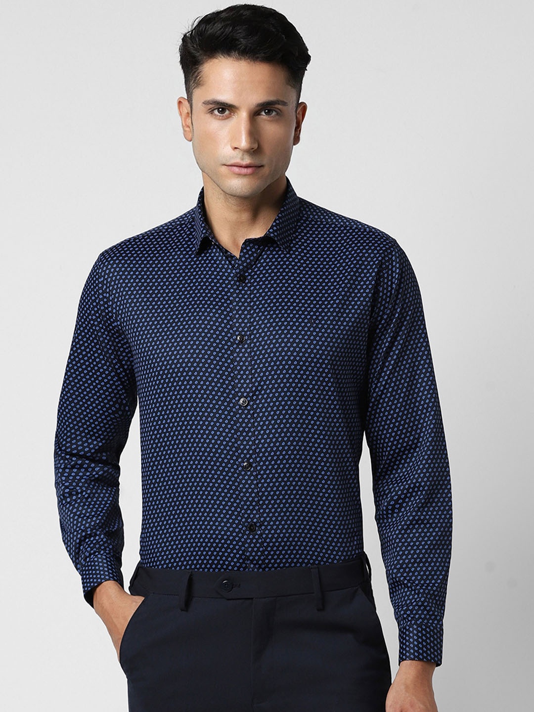 

V Dot Men Navy Blue Slim Fit Opaque Printed Party Shirt