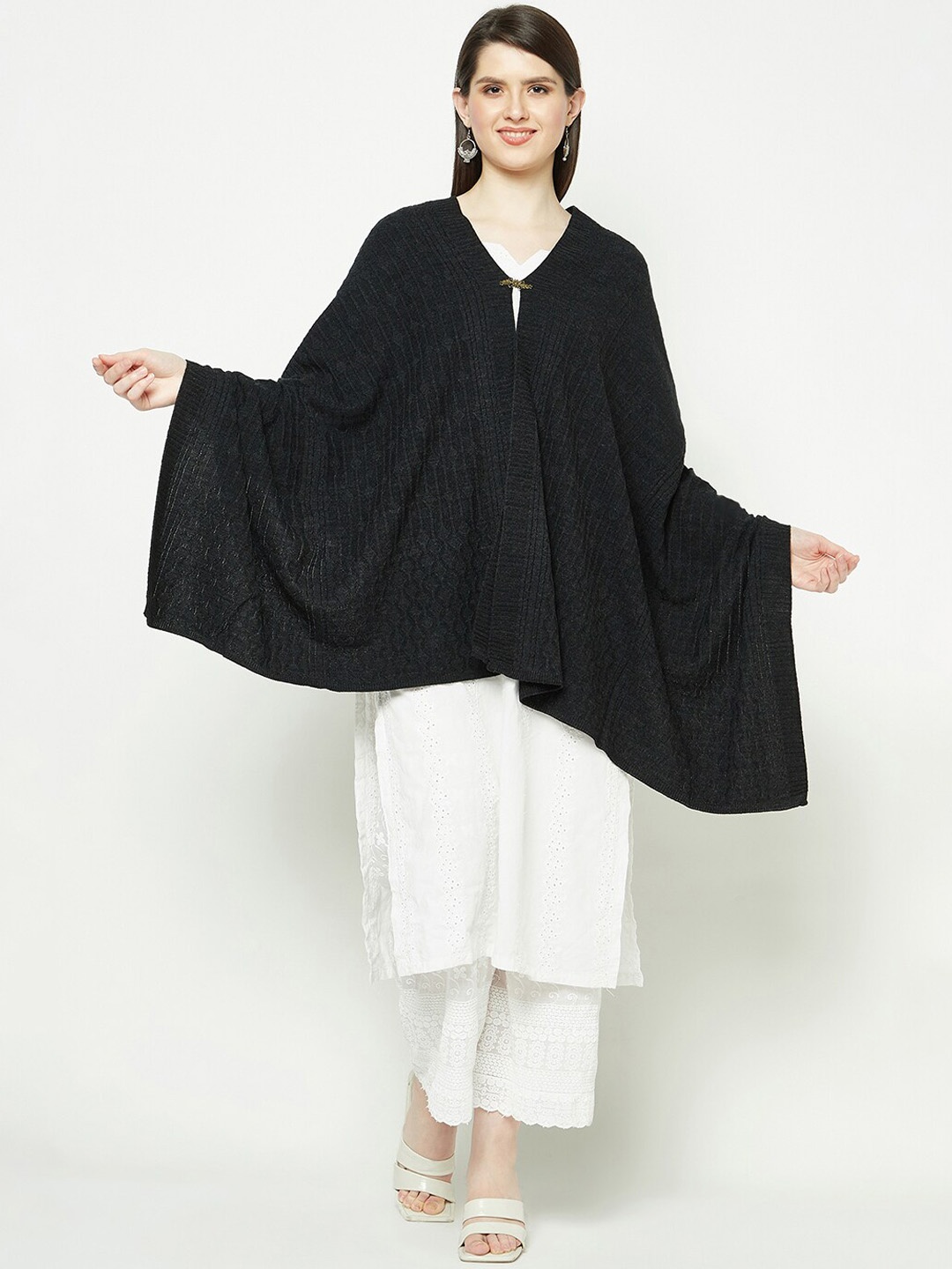 

Knitstudio Knitted Acrylic Stole, Black