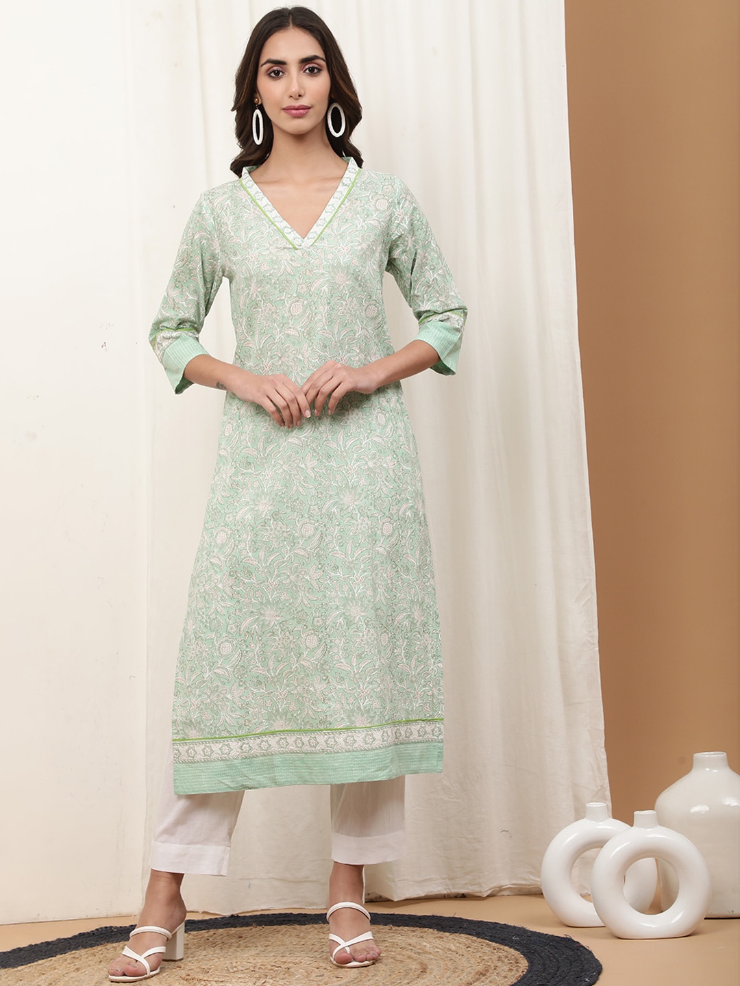 

Prakhya Floral Printed Regular Cotton Kurta, Green
