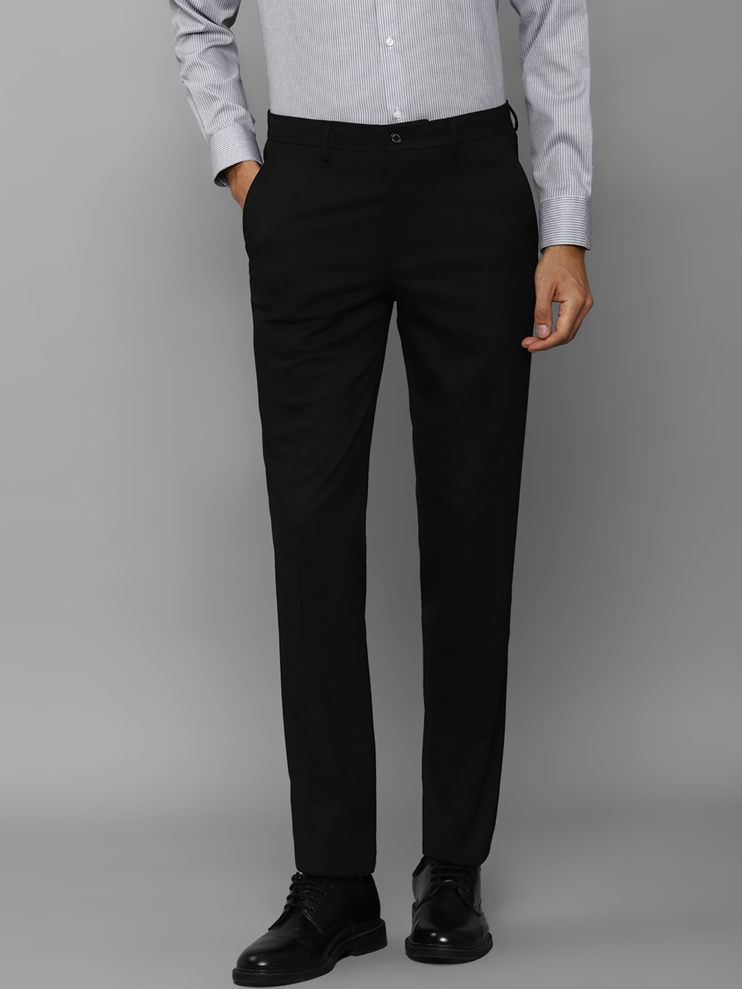 

Louis Philippe Men Slim Fit Formal Trousers, Black