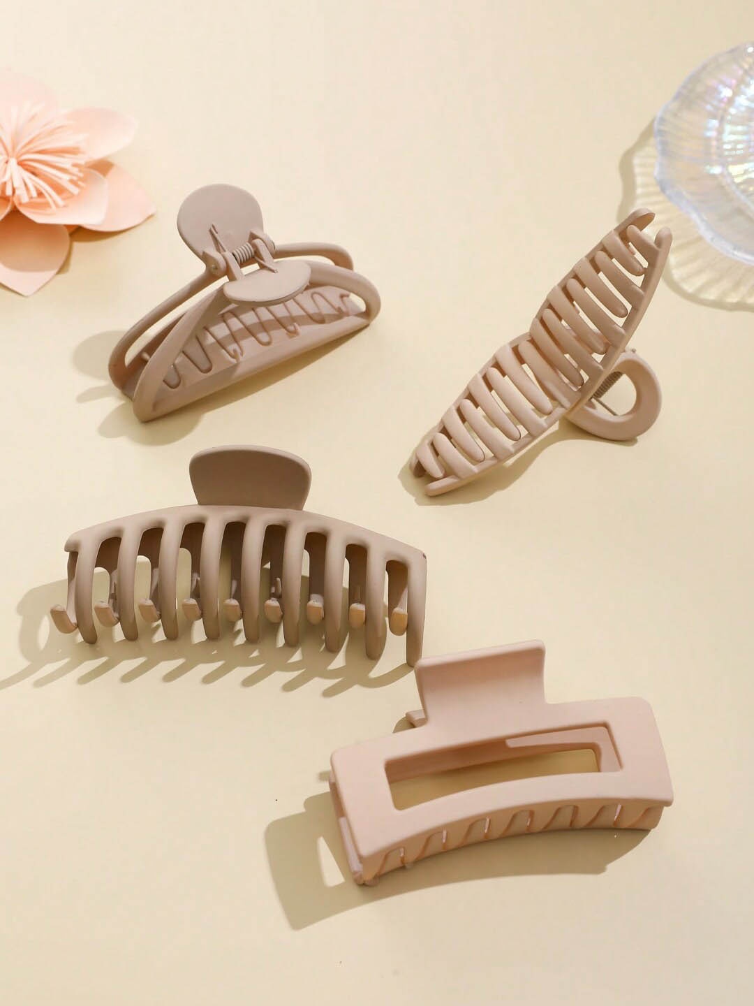 

VAGHBHATT Set of 4 Claw Clip, Beige