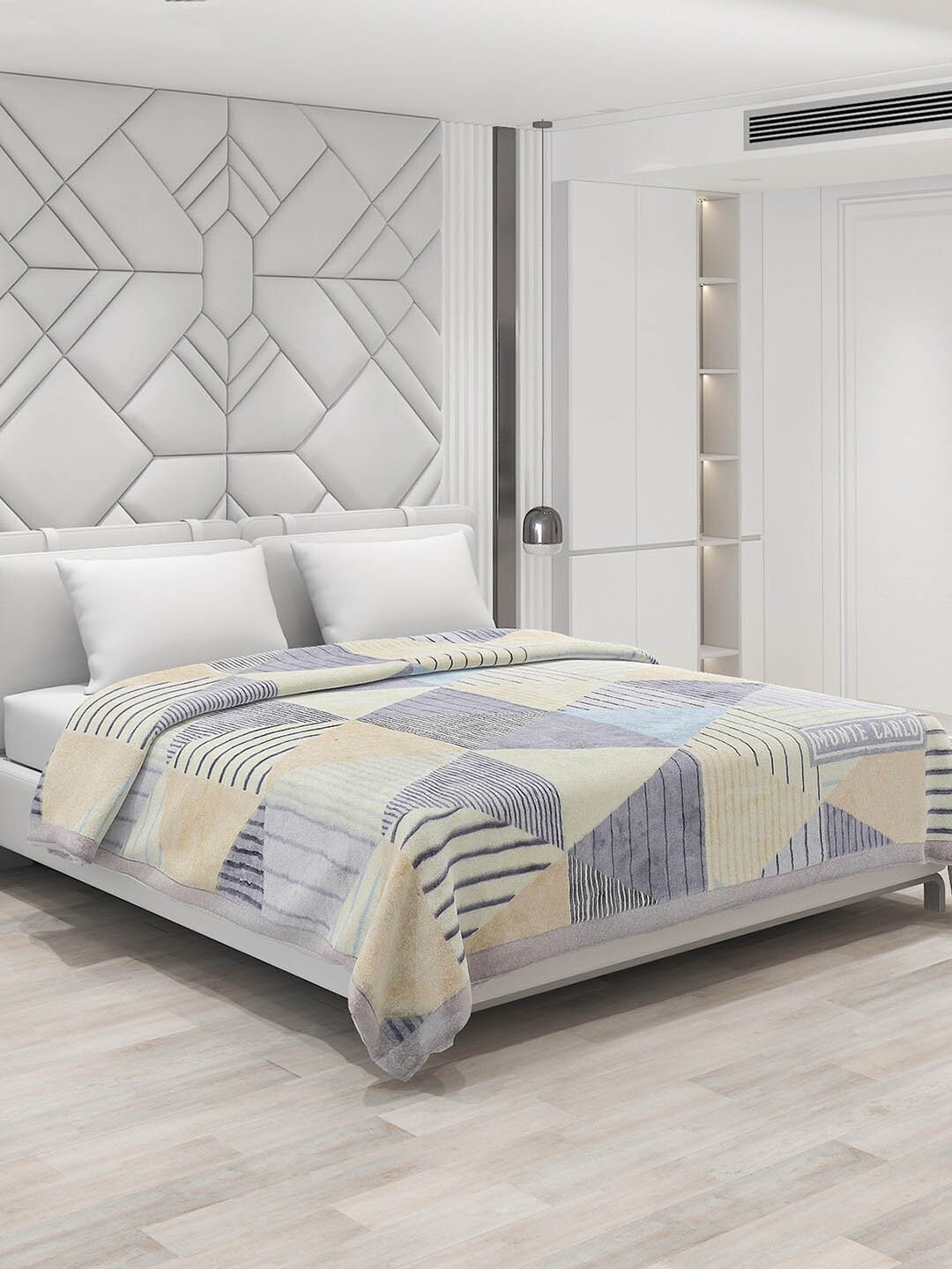 

Monte Carlo Blue & White Geometric 1000 GSM Heavy Winter Double Bed Blanket