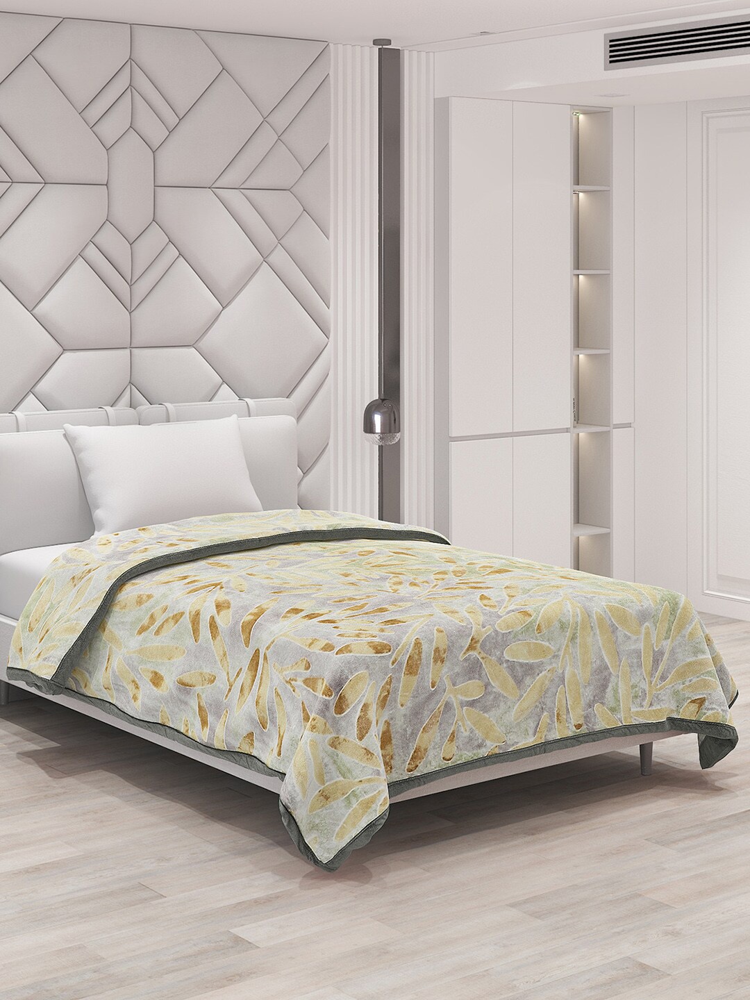 

Monte Carlo Ignis Grey & Green Floral Heavy Winter 1000 GSM Single Bed Blanket