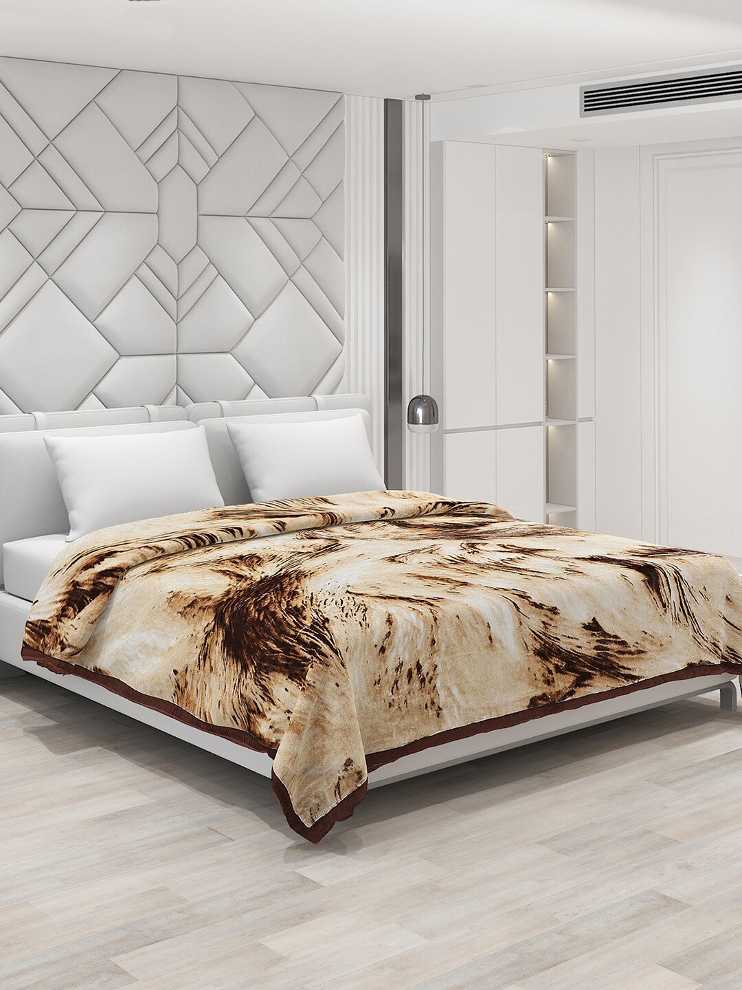 

Monte Carlo Brown & Cream-Coloured Ethnic Motifs 1000 GSM Heavy Winter Double Bed Blanket