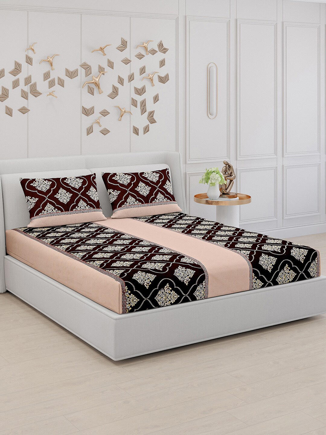 

Monte Carlo Aromatica Brown & Peach-Coloured 144 TC Queen Bedsheet with 2 Pillow Covers