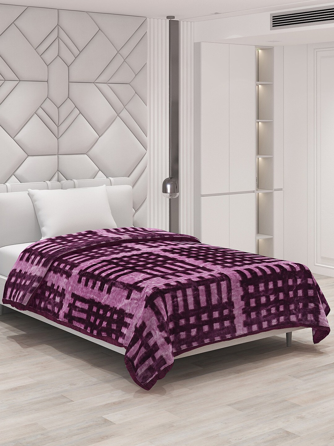 

Monte Carlo Relation Purple Geometric 1000 GSM Heavy Winter Single Bed Blanket
