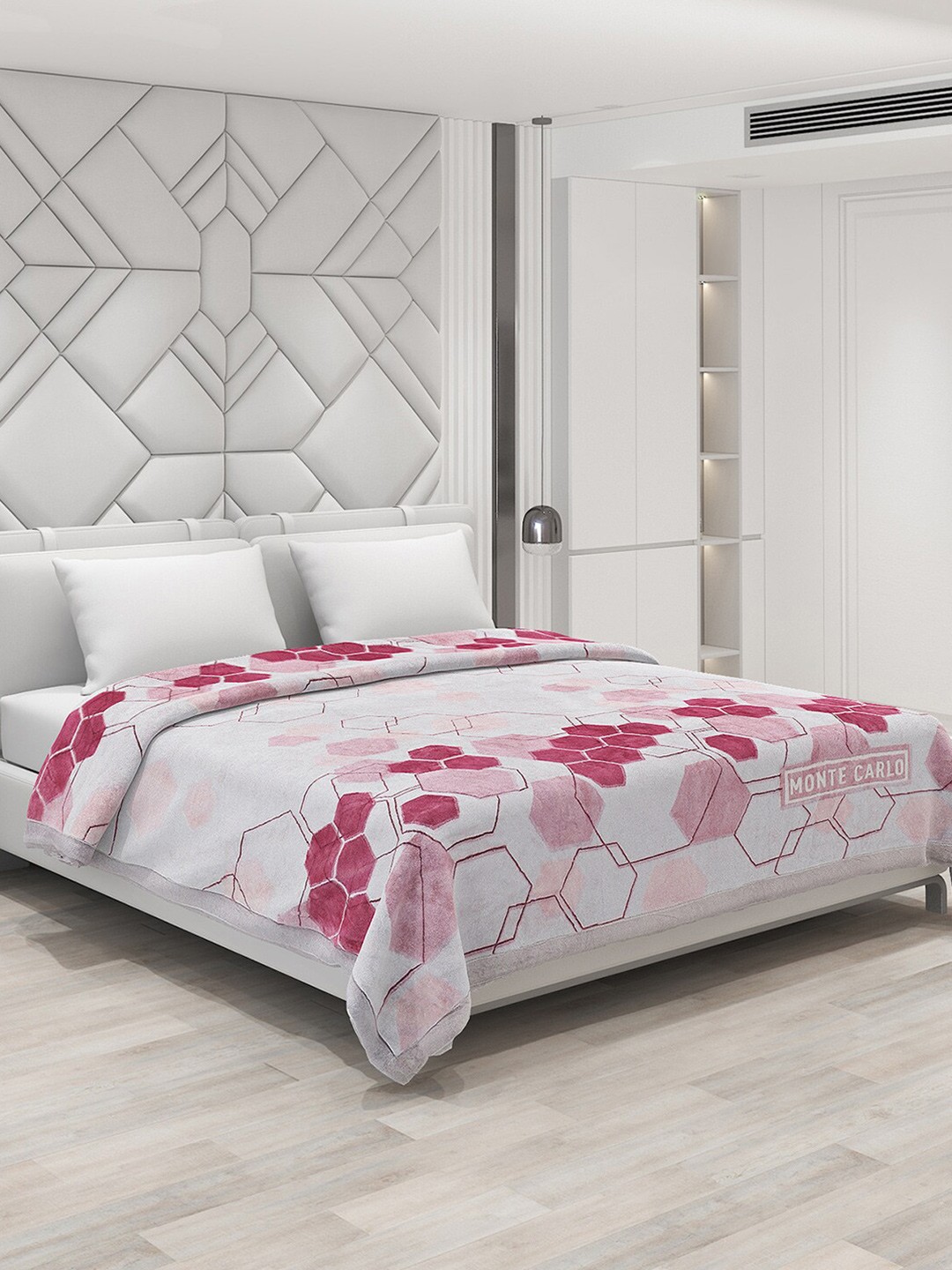 

Monte Carlo Cashmere Pink Geometric 1000 GSM Heavy Winter Double Bed Blanket