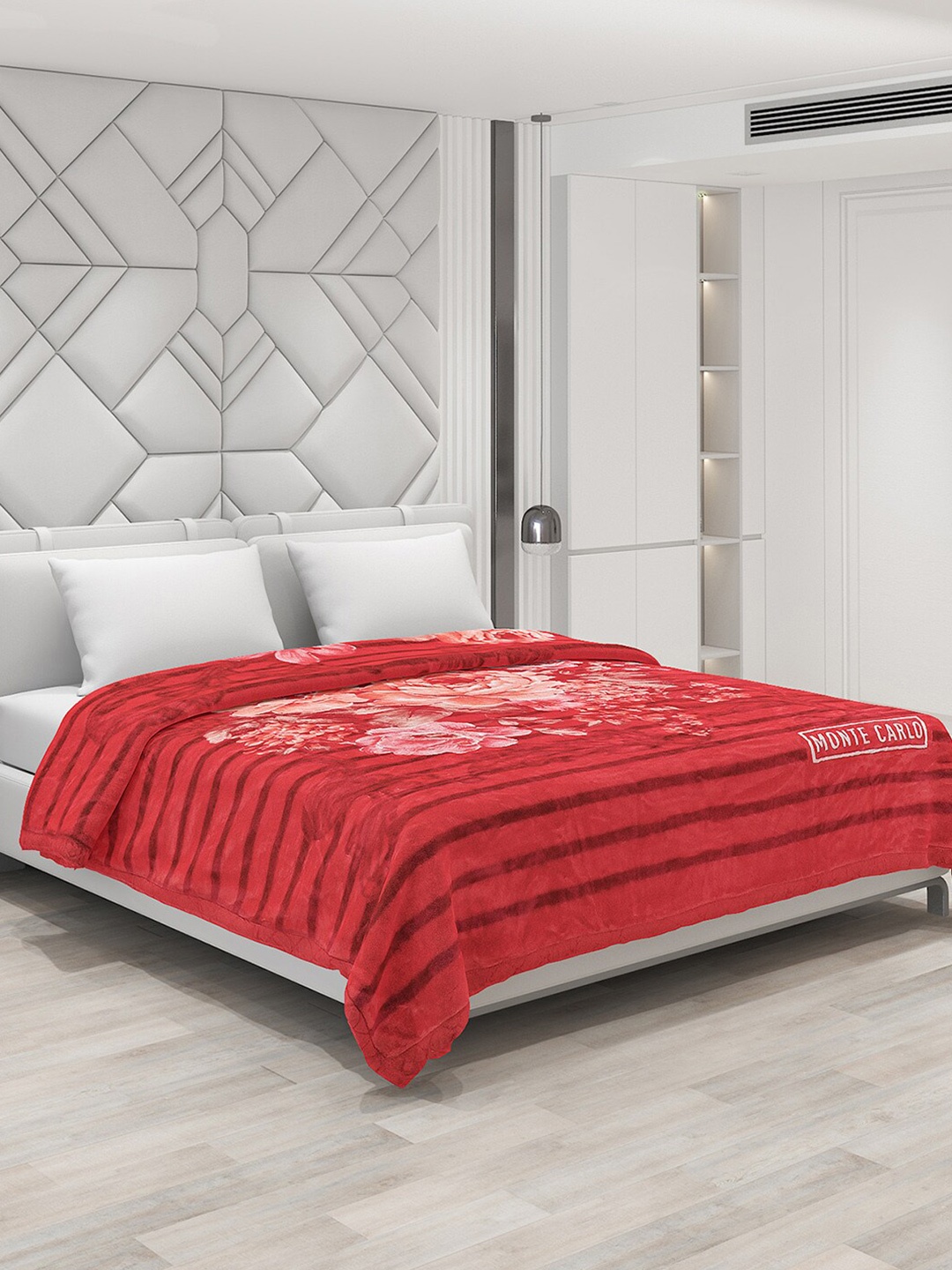 

Monte Carlo Nagina Red & White Floral 1000 GSM Heavy Winter Double Bed Blanket