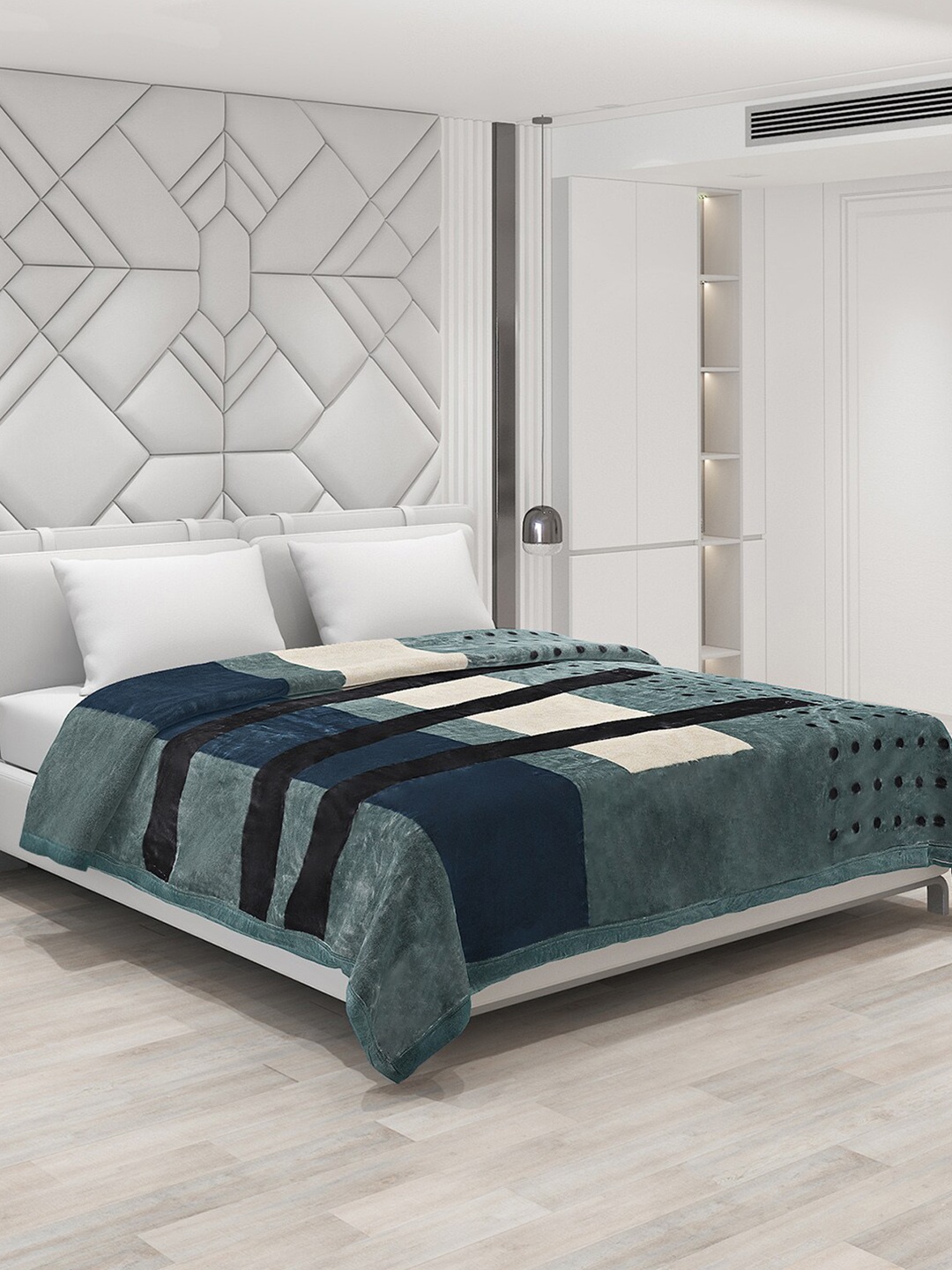 

Monte Carlo Swizzle Teal Geometric 1000 GSM Heavy Winter Double Bed Blanket