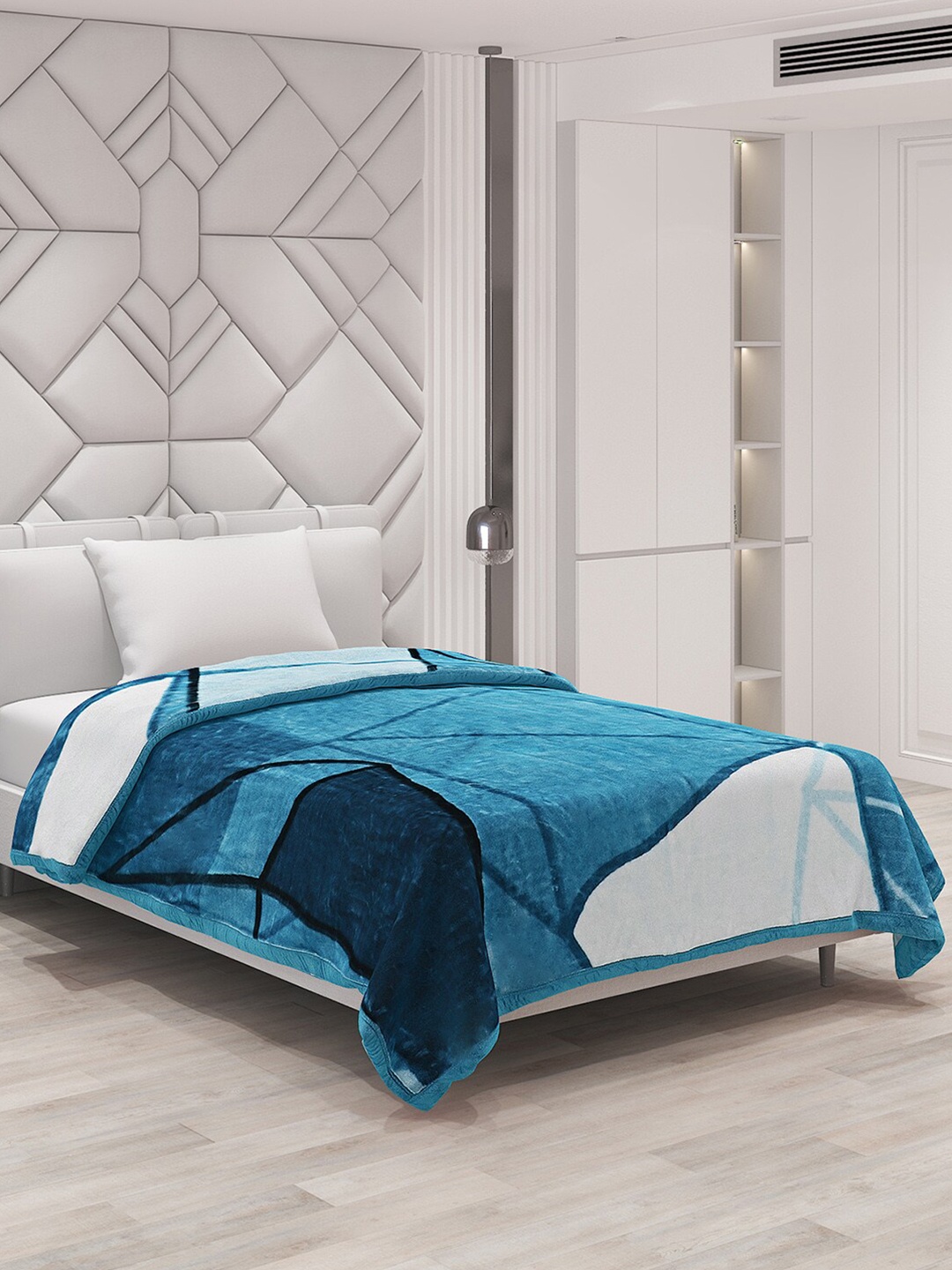 

Monte Carlo Relation Blue & White 1000 GSM Heavy Winter Single Bed Blanket