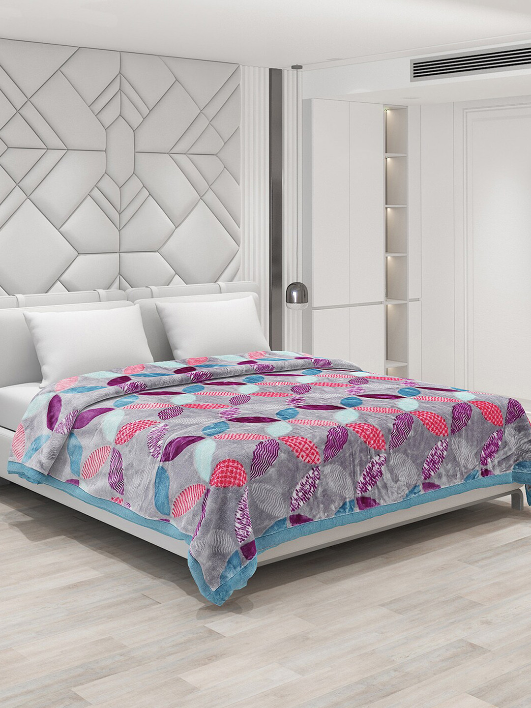 

Monte Carlo Icyspicy Turquoise Blue Floral 1000 GSM Heavy Winter Double Bed Blanket