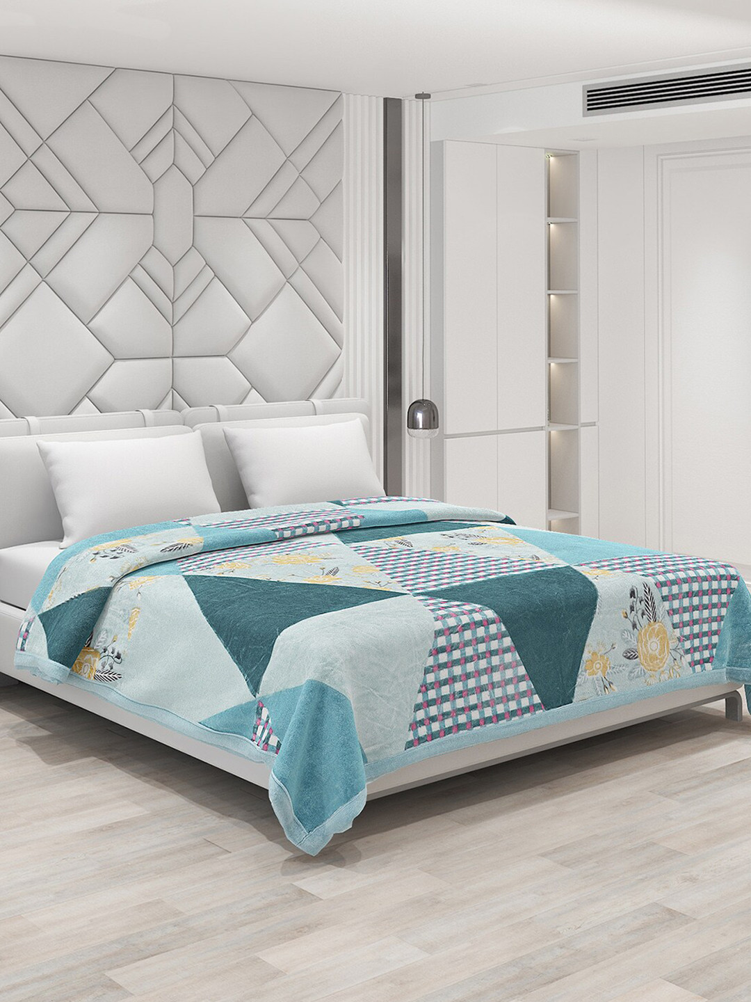 

Monte Carlo Swizzle Turquoise Blue Geometric Heavy Winter 1000 GSM Double Bed Blanket