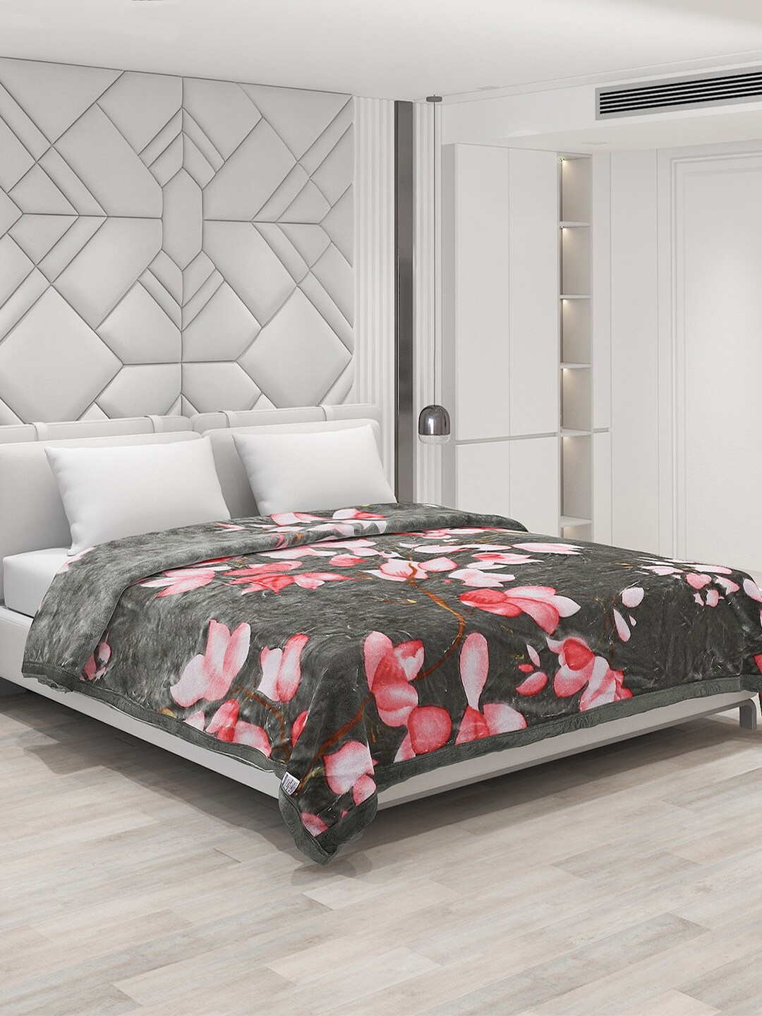 

Monte Carlo Green & Pink Floral Heavy Winter Double Bed Blanket