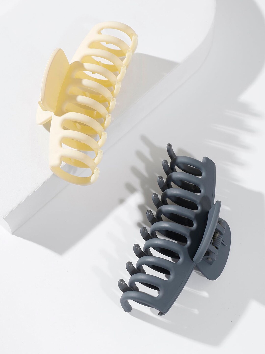 

VAGHBHATT Set of 2 Claw Clip, Cream