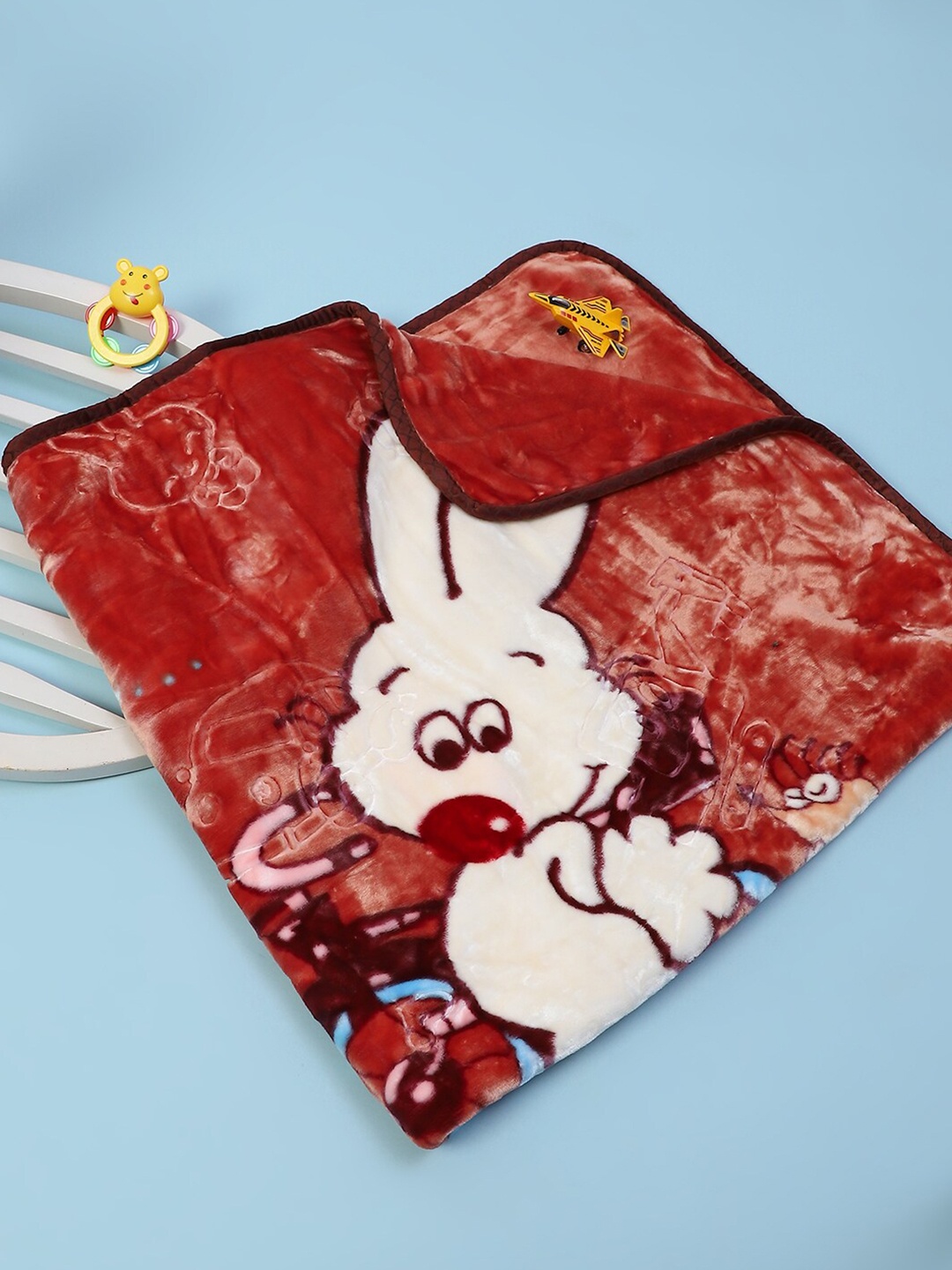 

Monte Carlo Mr. Bond Maroon & White 1000 GSM Heavy Winter Single Bed Blanket