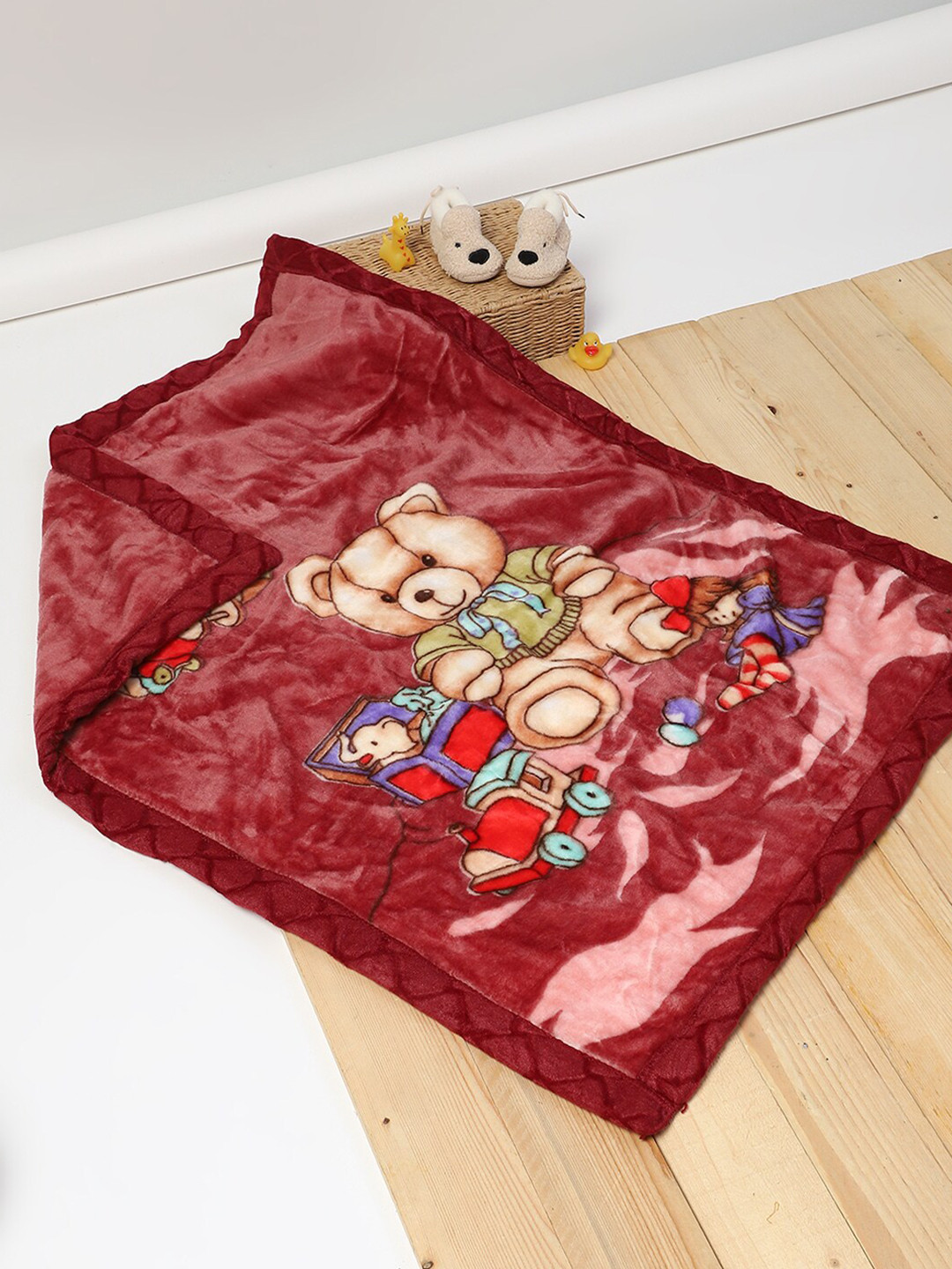

Monte Carlo Pogo Maroon & Pink Cartoon Characters Heavy Winter 500 GSM Single Bed Blanket