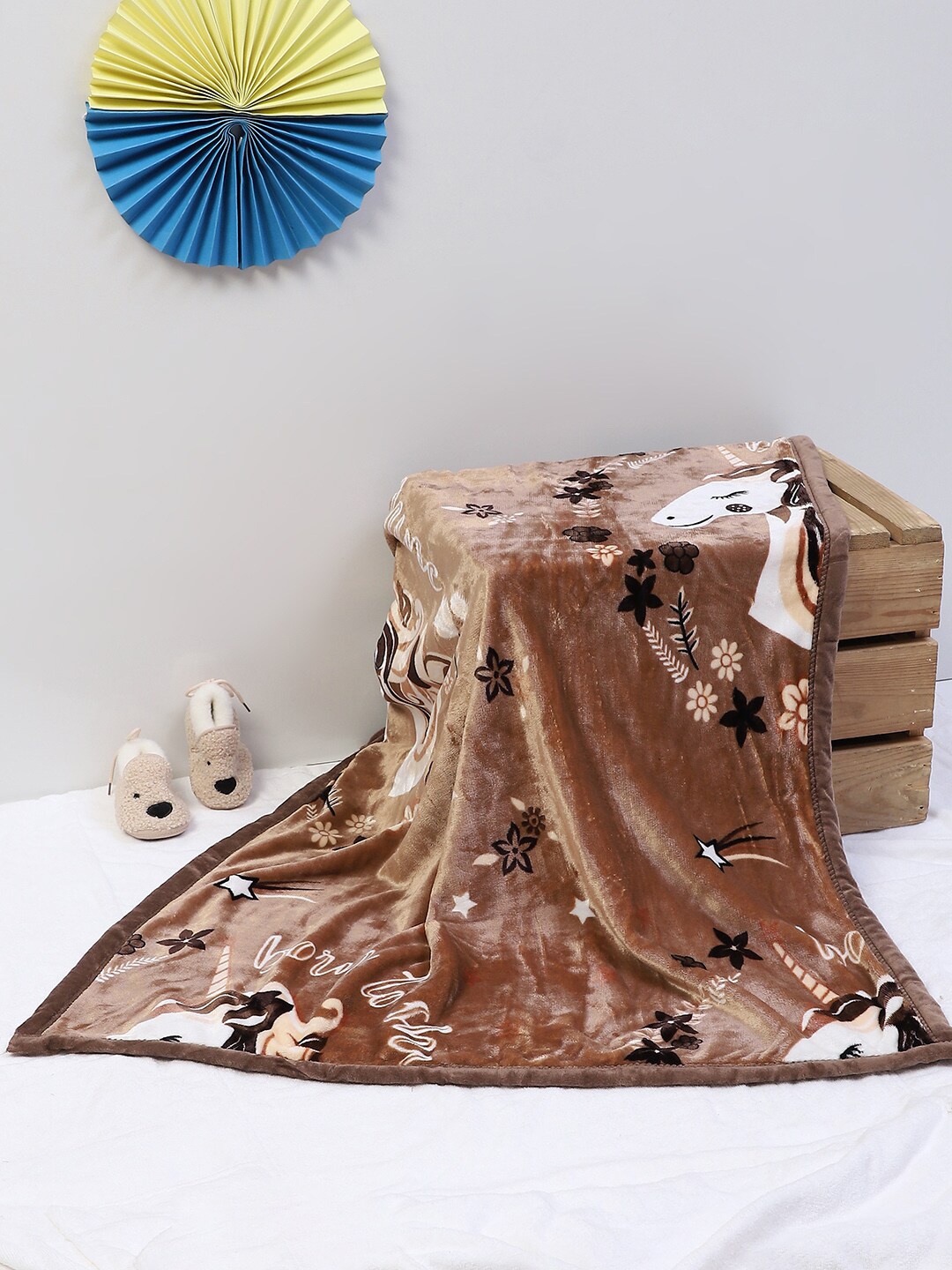 

Monte Carlo Isabella Brown Cartoon Characters 550 GSM Heavy Winter Single Bed Blanket
