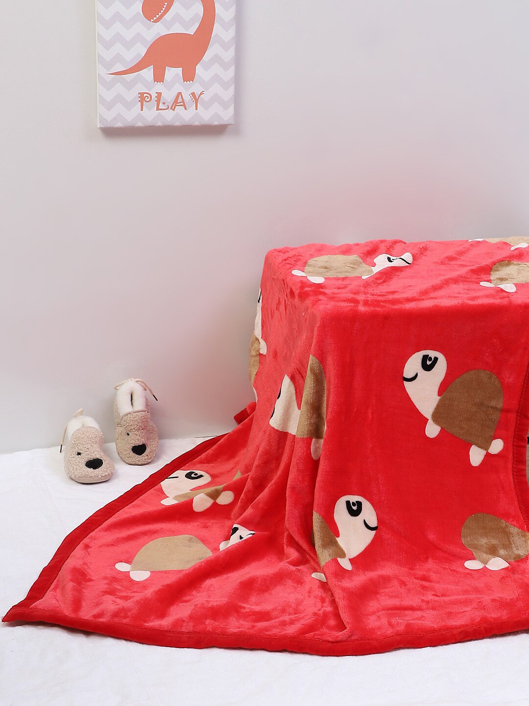 

Monte Carlo Isabella Red Cartoon Characters Heavy Winter 550 GSM Single Bed Blanket