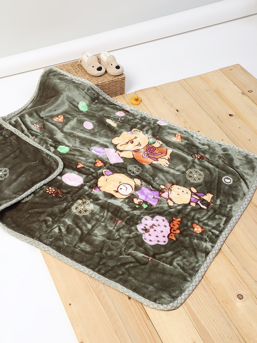 

Monte Carlo Donald Green & Yellow Printed Heavy Winter 500 GSM Single Bed Blanket