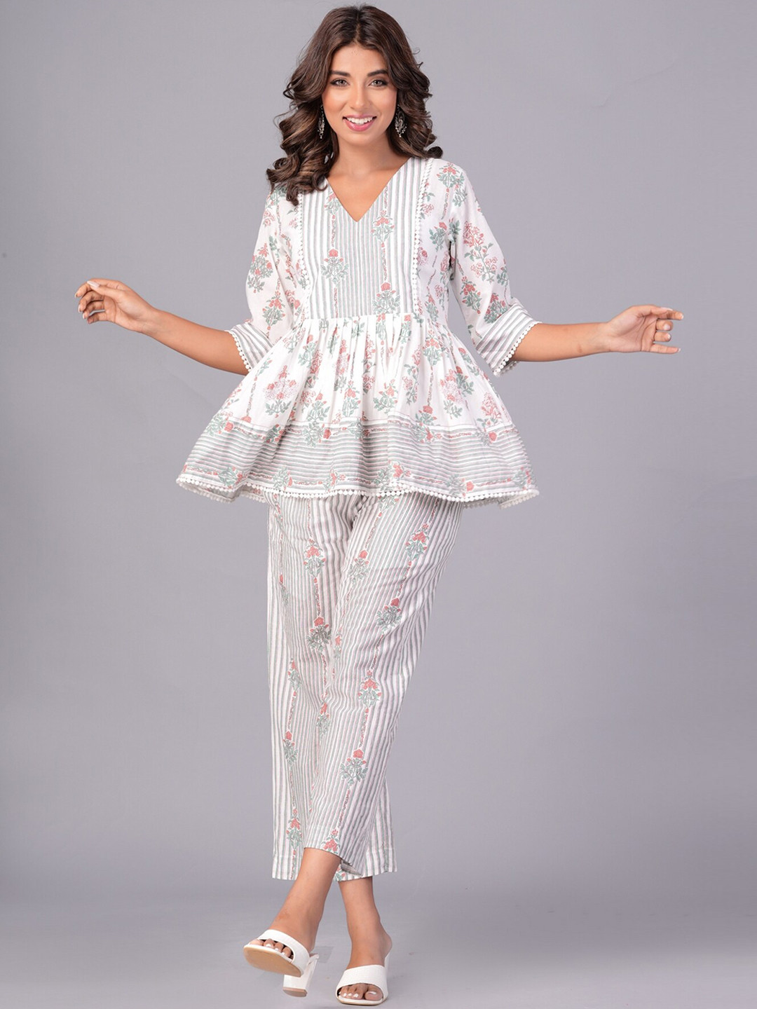 

EtnicaWear Floral Printed Pure Cotton A-Line Co-Ords, White