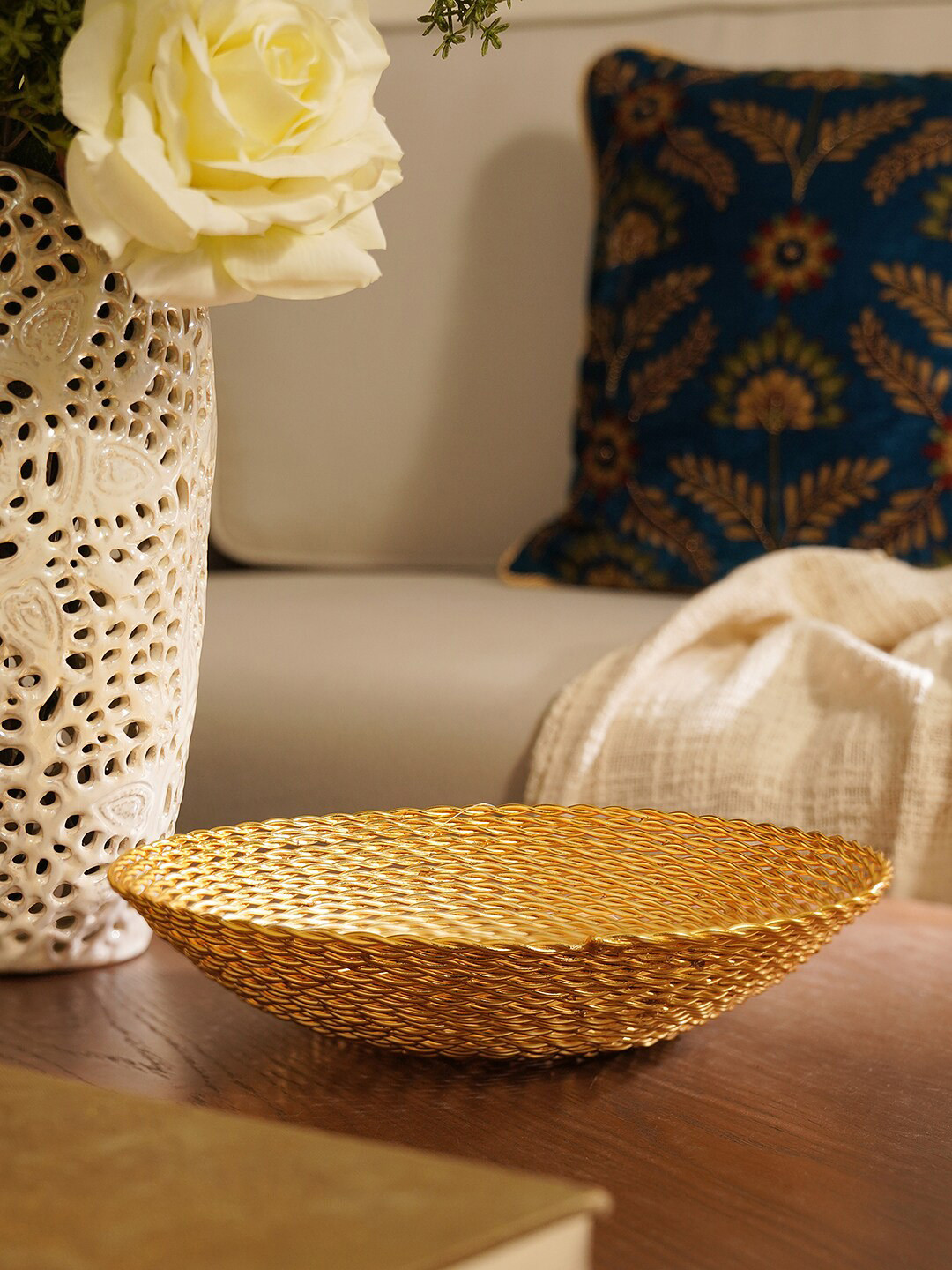 

Pure Home and Living Gold Metal Twisted Wire Fruit Bowl