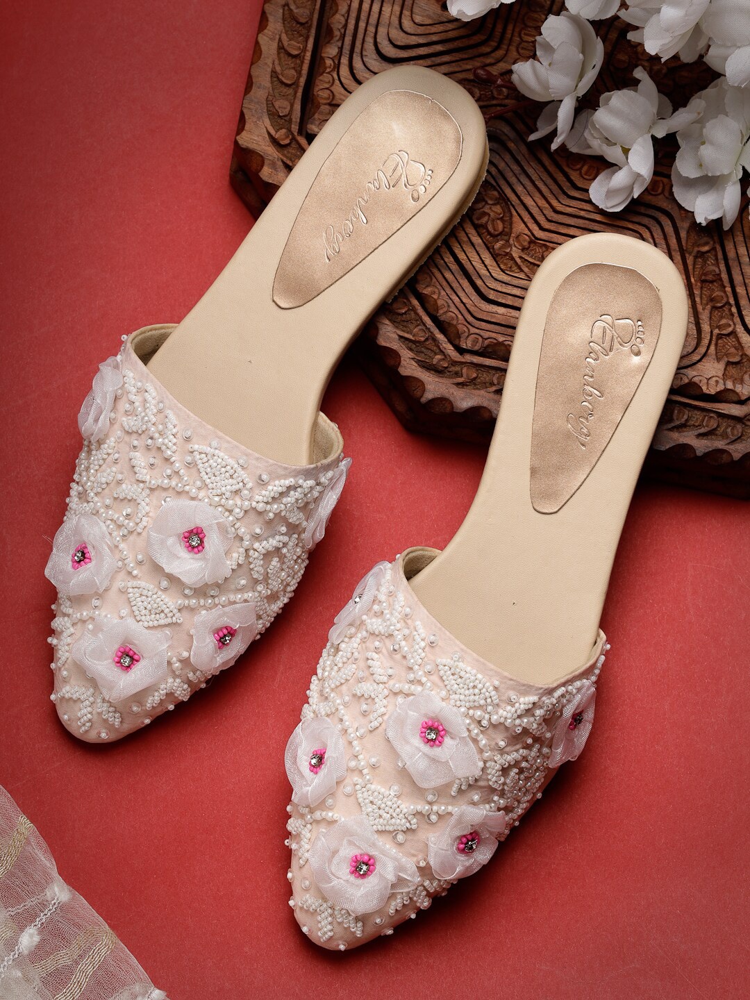 

ELANBERG Ethnic Embellished Pointed Toe Mules, White