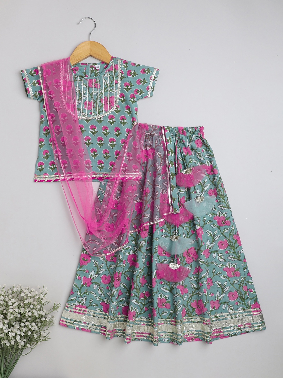 

The Magic Wand Girls Floral Printed Ready to Wear Lehenga & Blouse With Dupatta, Blue