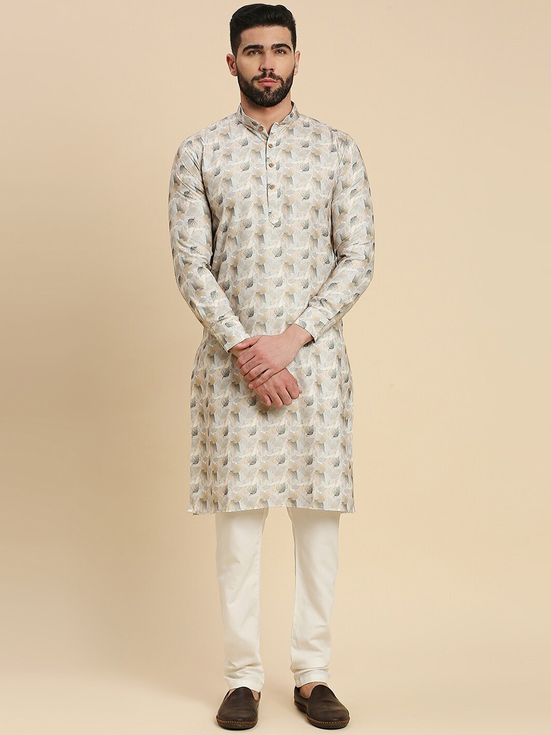 

RAJUBHAI HARGOVINDAS Floral Printed Mandarin Collar Cotton Straight Kurta, Green