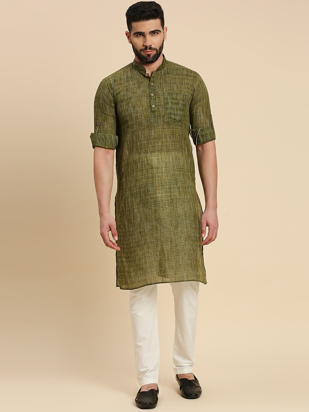 

RAJUBHAI HARGOVINDAS Mandarin Collar Roll-Up Sleeves Khadi Weave Cotton Straight Kurta, Green