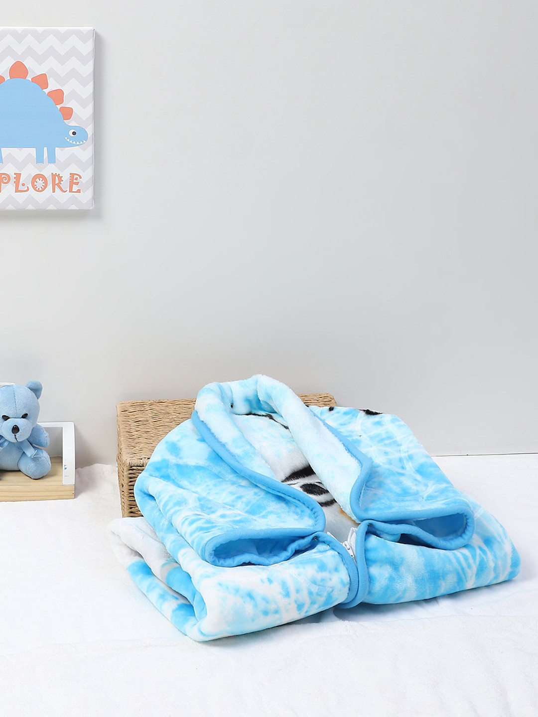 

Monte Carlo Toddler Blue & White Heavy Winter 500 GSM Single Bed Dohar