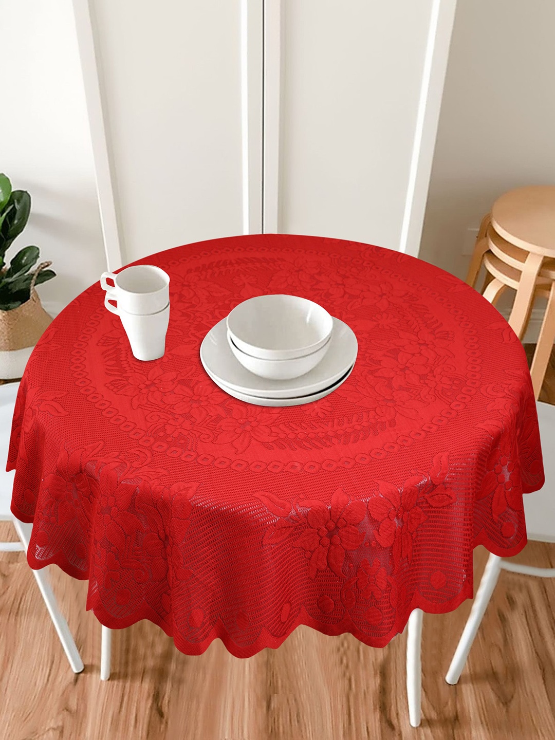 

Dakshya Industries Red Tulip Flower Woven Design 4 Seater Round Cotton Table Cover