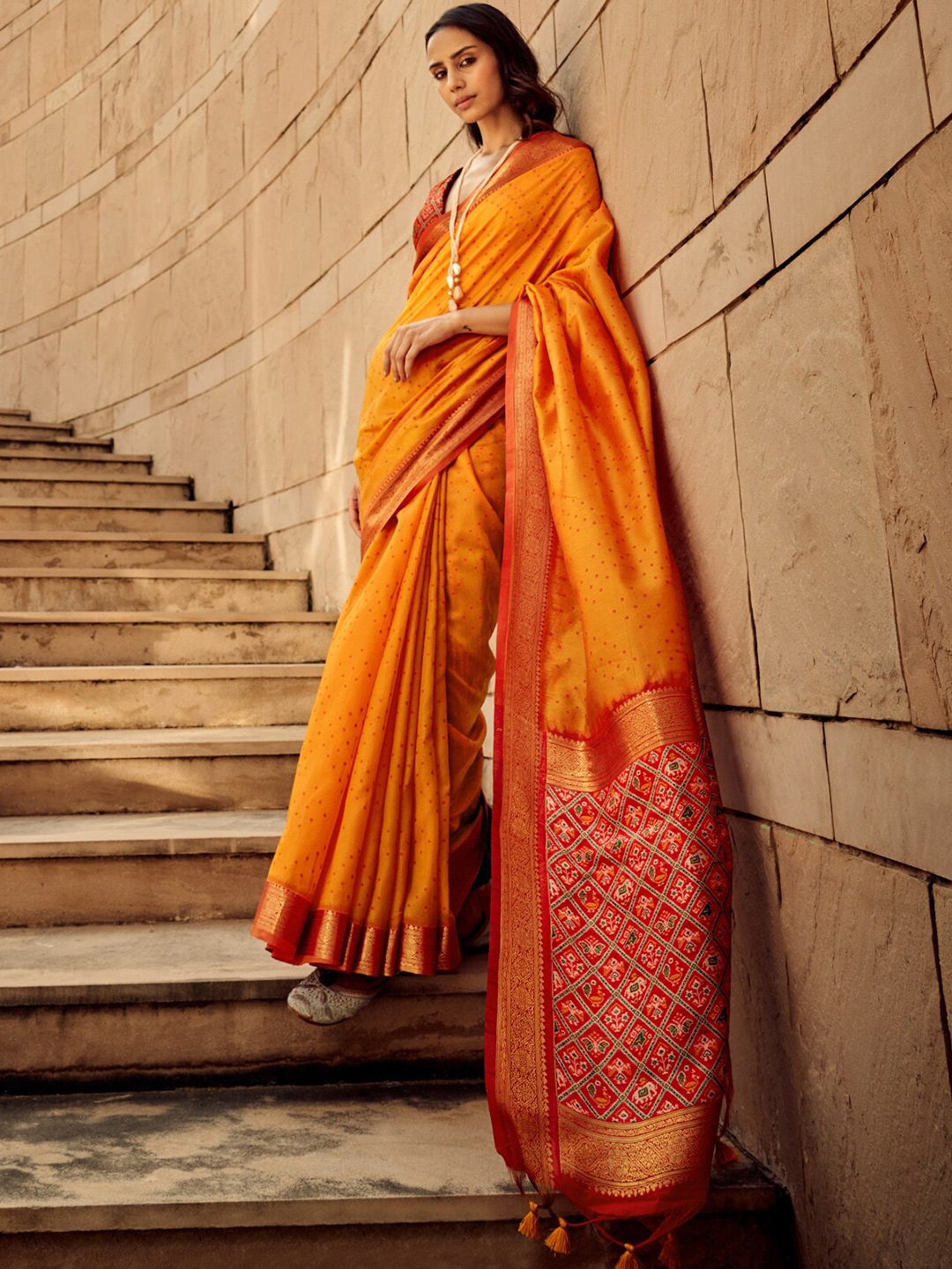 

ODETTE Geometric Printed Zari Saree, Yellow