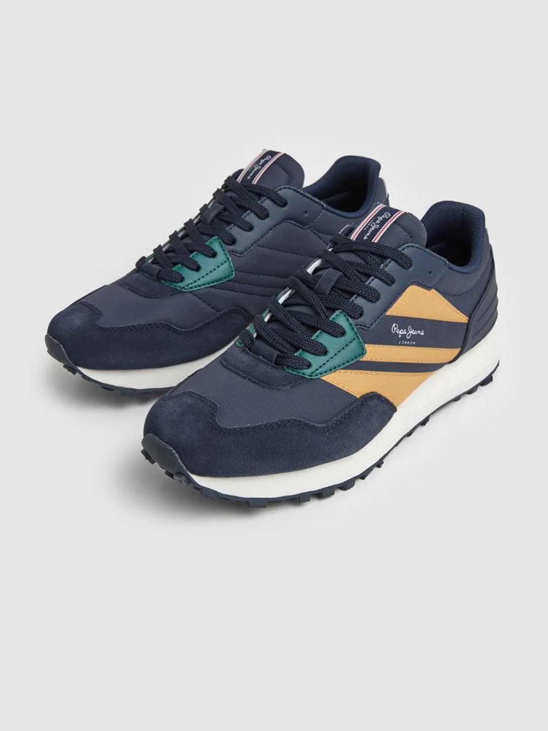 

Pepe Jeans Men Foster Plug Colourblocked Sneakers, Navy blue