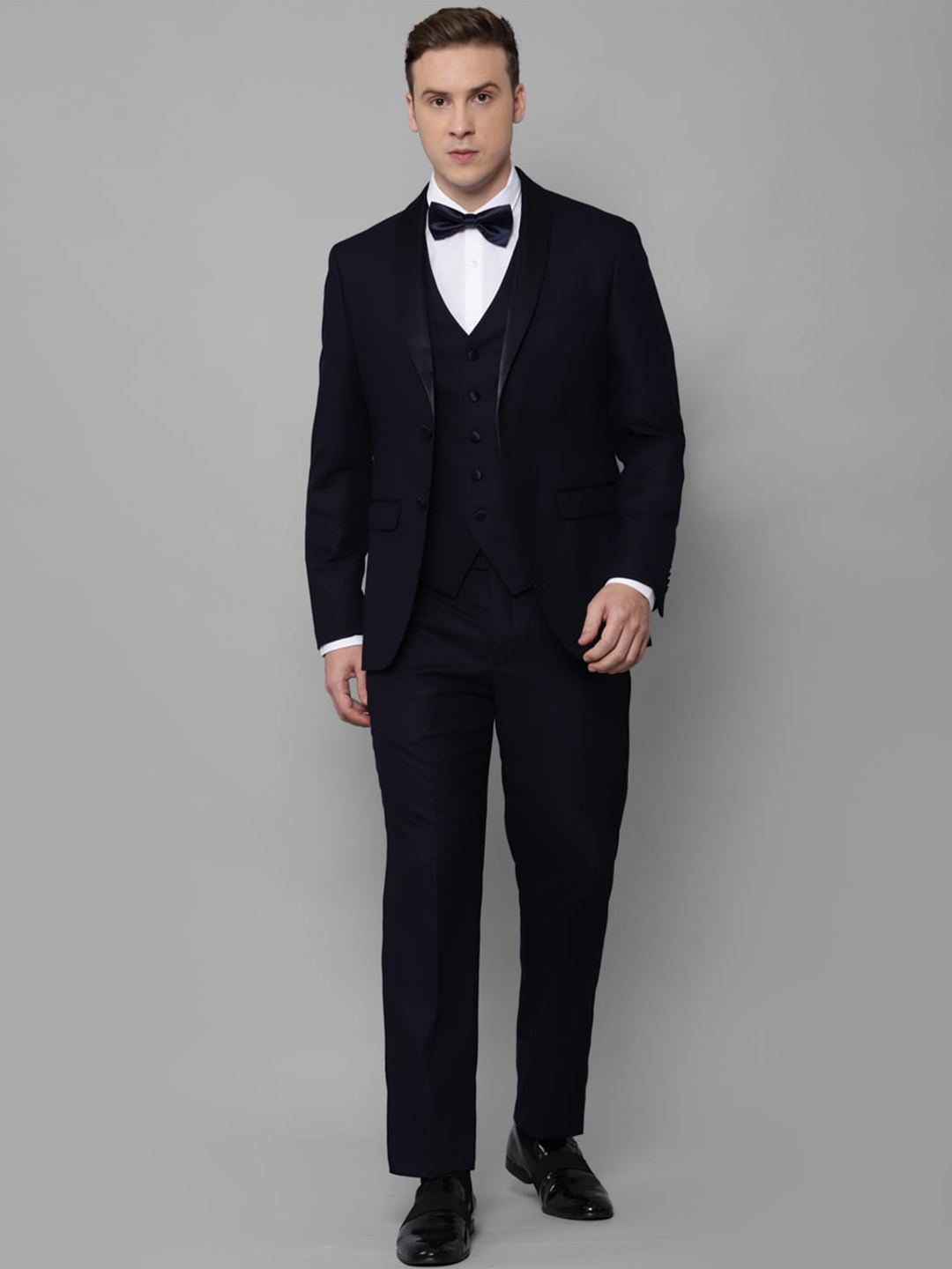 

Louis Philippe Men Tailor-Fit Single-Breasted Three-Piece Formal Suit, Navy blue