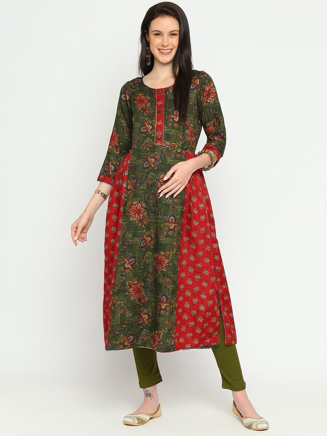 

Mom For Sure by Ketki Dalal Floral Printed Gotta Patti A-Line Maternity Kurta, Green
