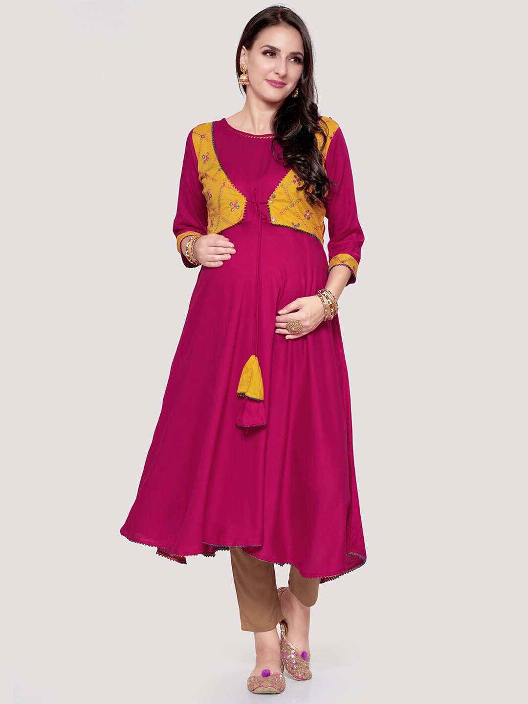

Mom For Sure by Ketki Dalal Round Neck Anarkali Maternity Kurta With Embroidered Jacket, Pink