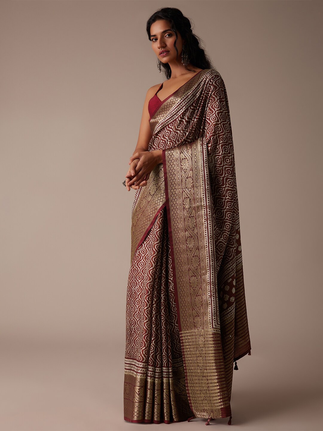 

KALKI Fashion Zari Silk Blend Saree, Red