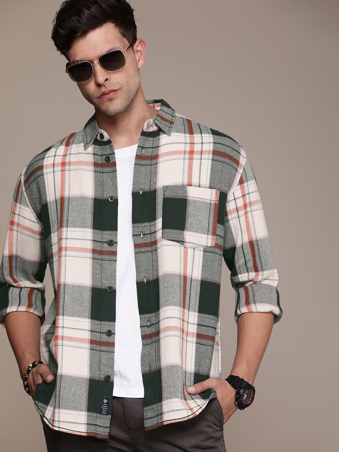 

Roadster Men Relaxed Checked Flannel Pure Cotton Shacket, Green