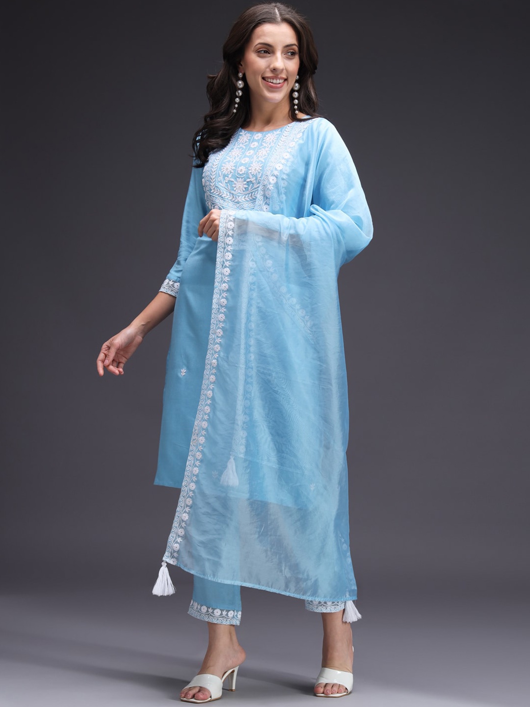 

HEEPOSH Floral Embroidered Thread Work Straight Kurta With Trousers & Dupatta, Blue