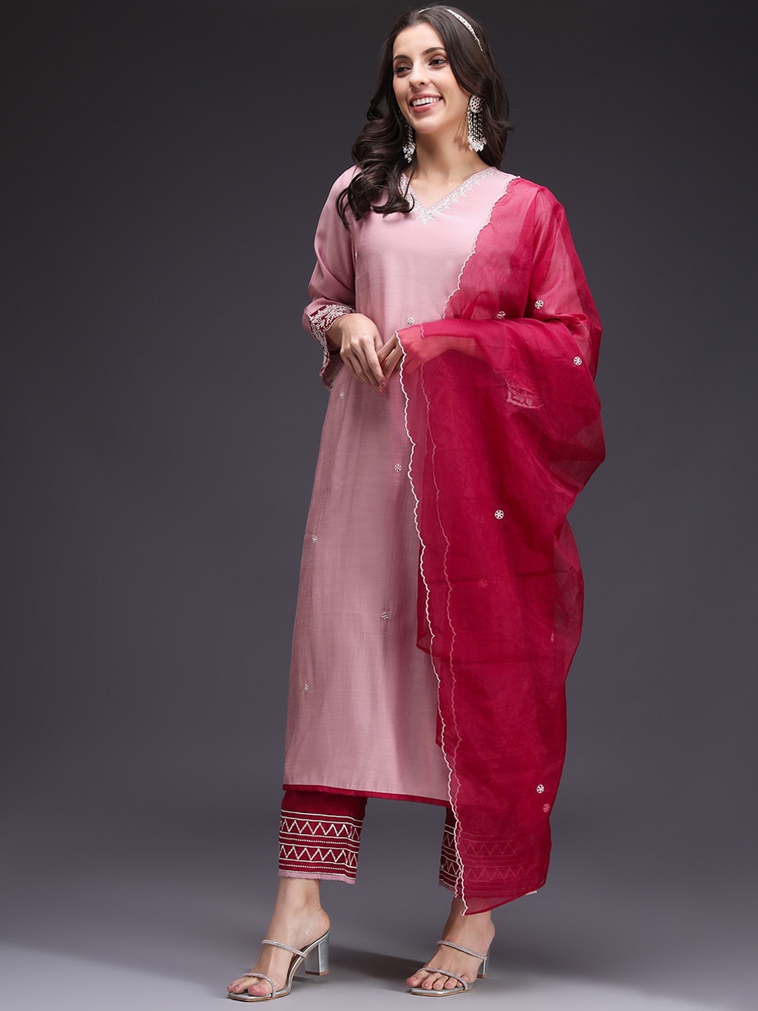 

HEEPOSH Floral Embroidered V-Neck Regular Thread Work Kurta With Trousers & Dupatta, Pink