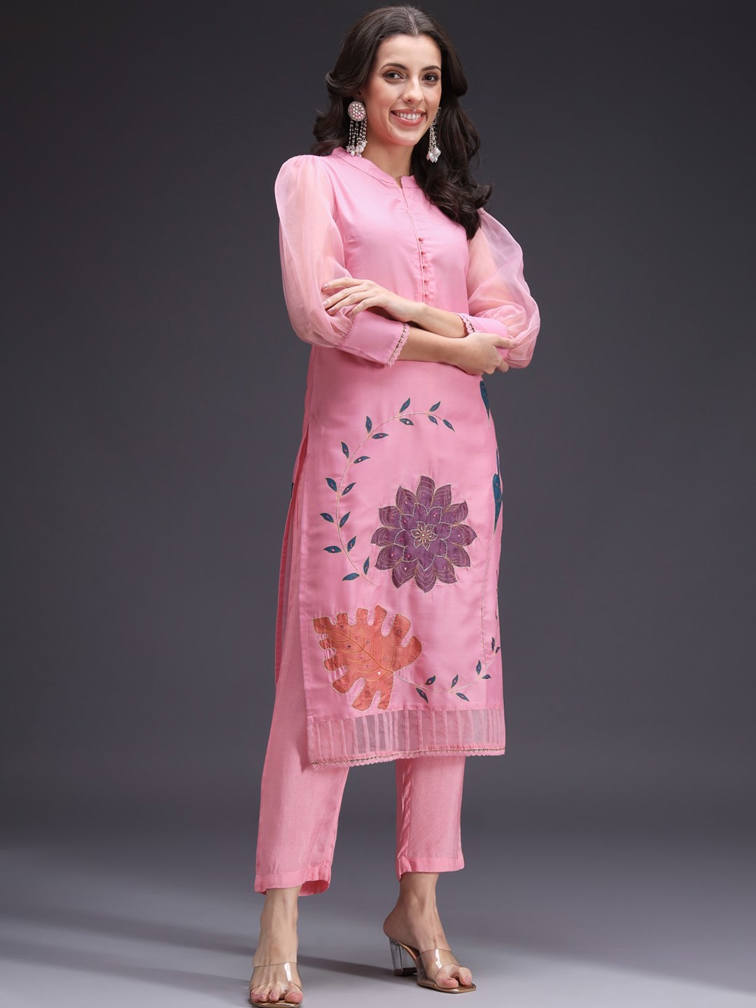 

HEEPOSH Floral Printed Regular Thread Work Kurta With Trousers & Dupatta, Pink