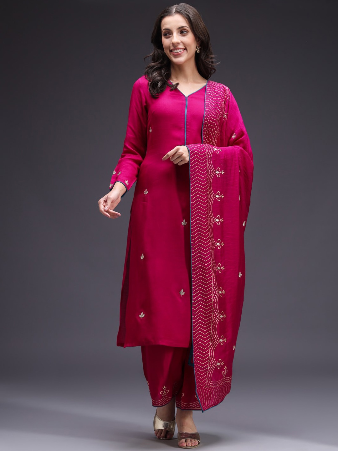 

HEEPOSH Floral Embroidered Regular Thread Work Kurta With Palazzos & Dupatta, Magenta