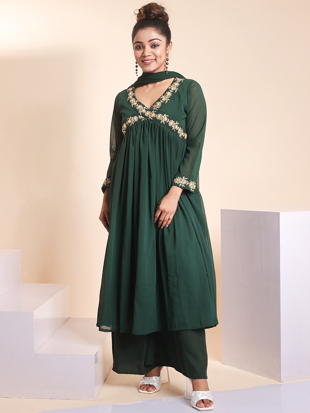 

Disli Empire Thread Work Kurta with Palazzos & With Dupatta, Green