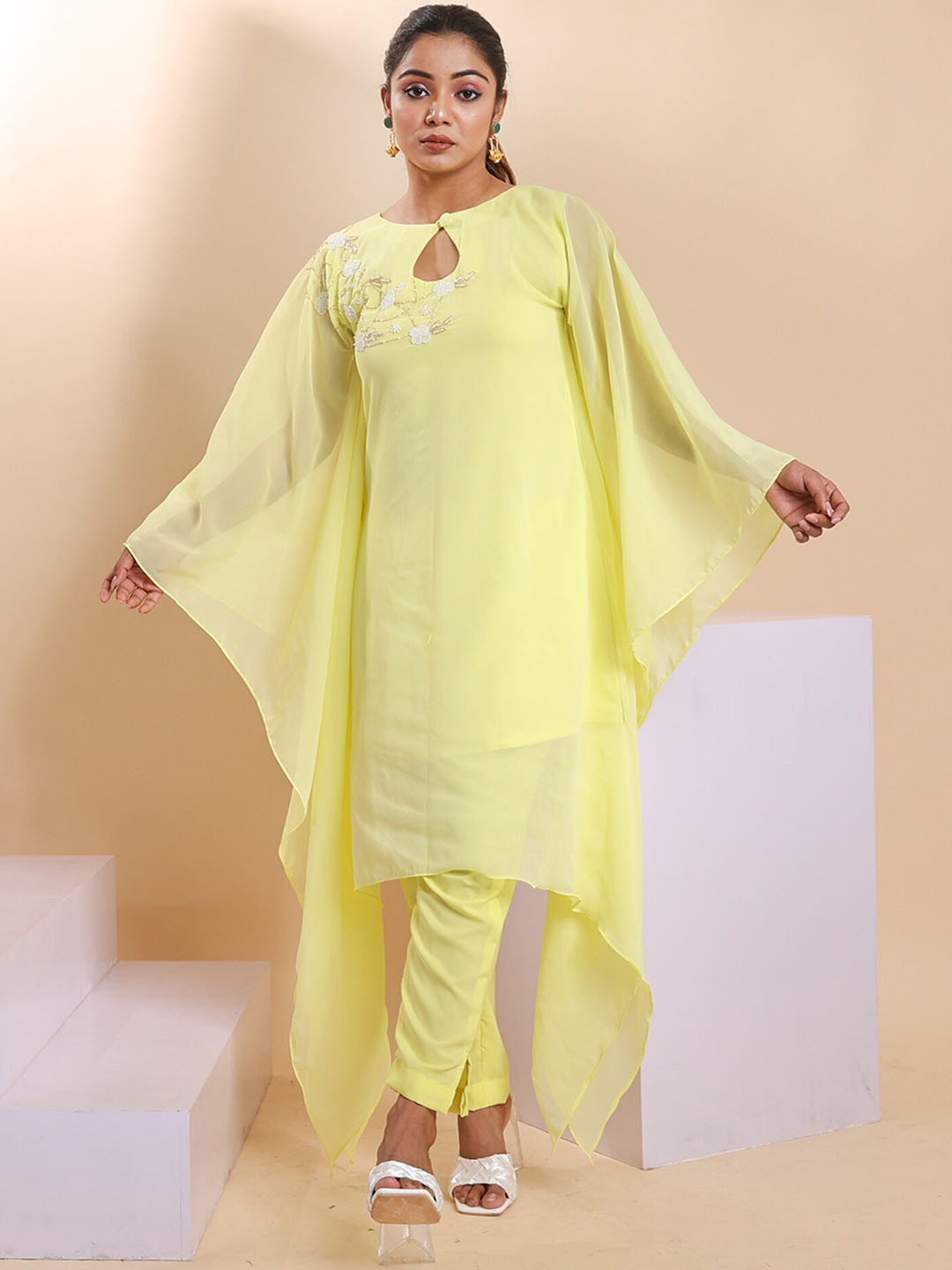 

Disli Floral Embroidered Keyhole Neck Beads & Stones Georgette Kaftan Kurta With Trousers, Yellow