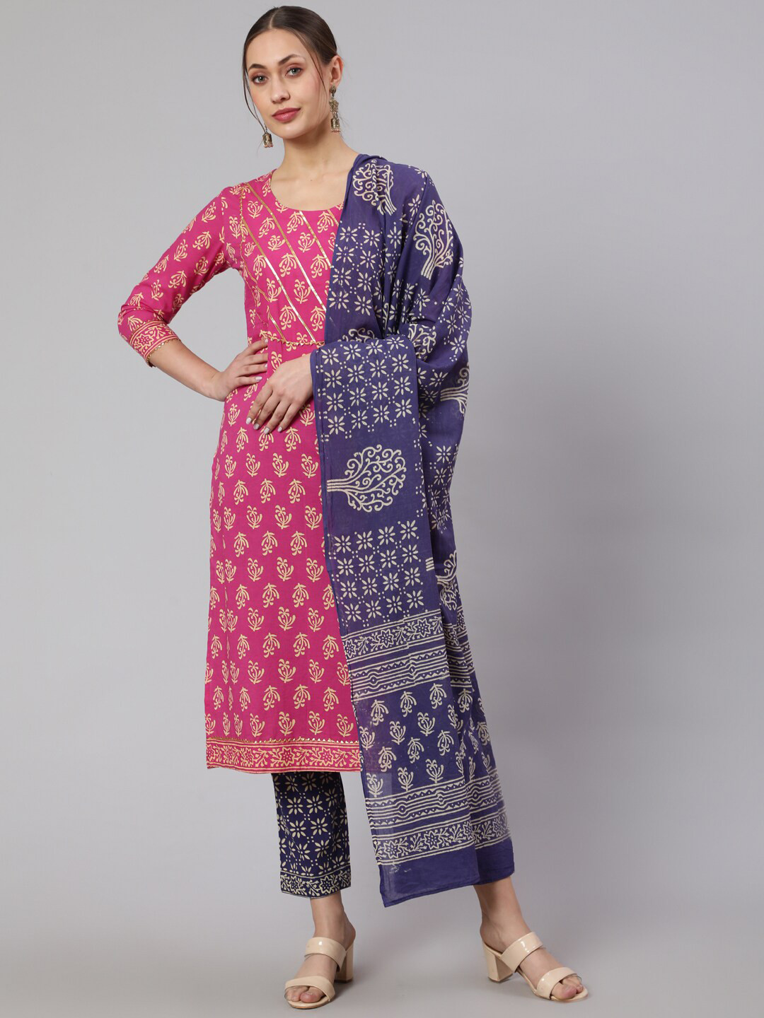 

GLAM ROOTS Women Pink Floral Printed Regular Gotta Patti Pure Cotton Kurta with Trousers & With Dupatta