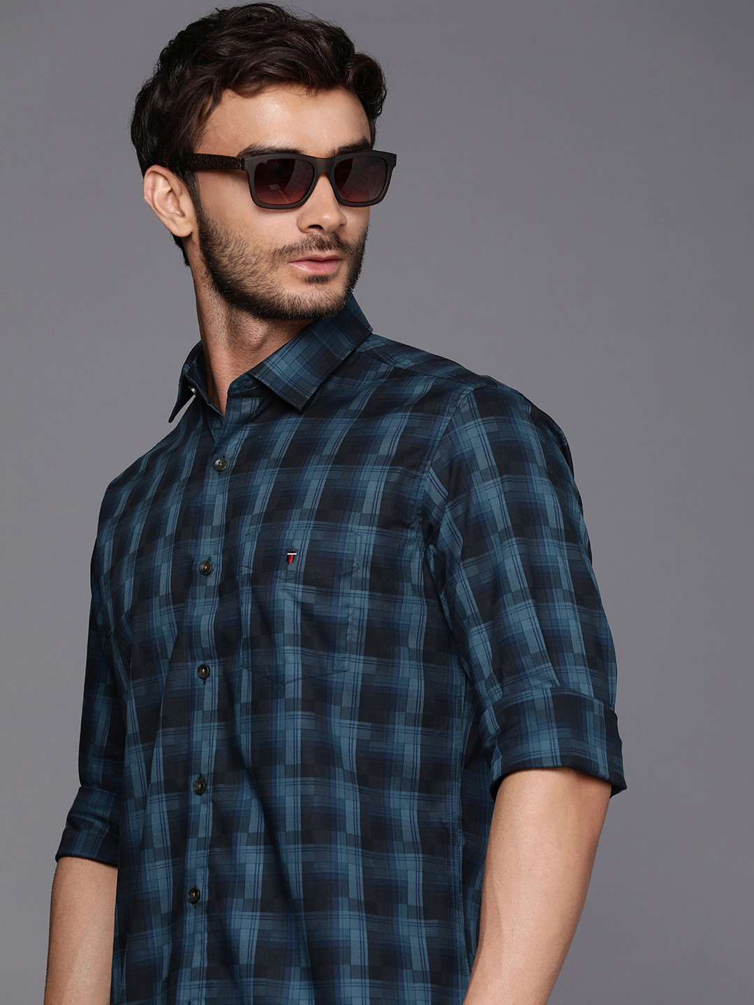 

Louis Philippe Sport Slim Fit Checked Pure Cotton Casual Shirt, Navy blue